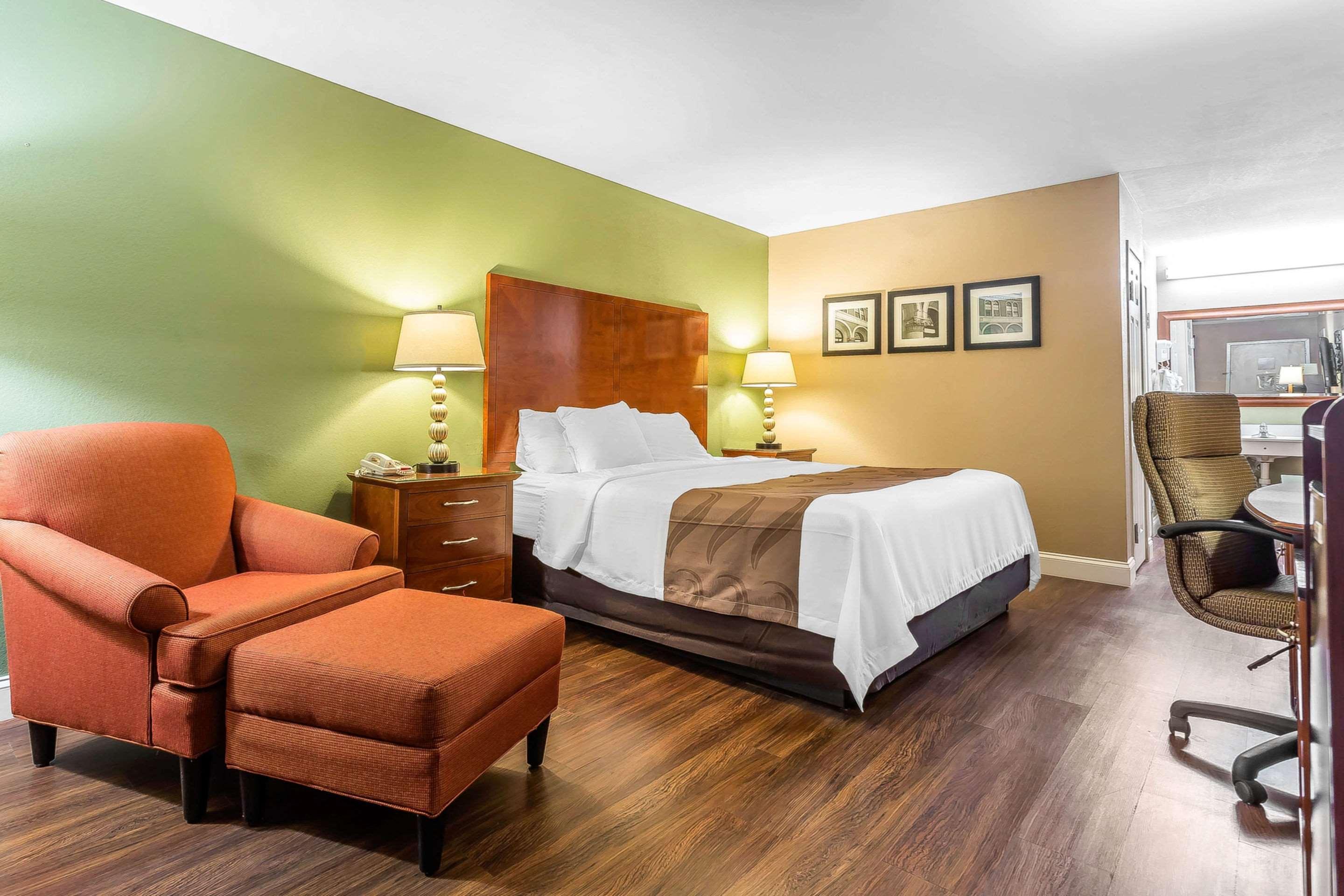 Quality Inn & Suites Near Robins Air Force Base Warner Robins Extérieur photo