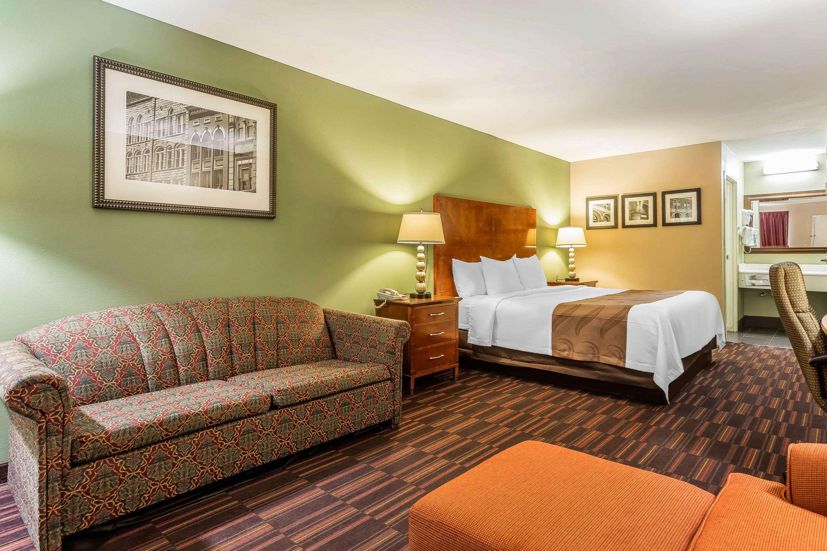 Quality Inn & Suites Near Robins Air Force Base Warner Robins Extérieur photo