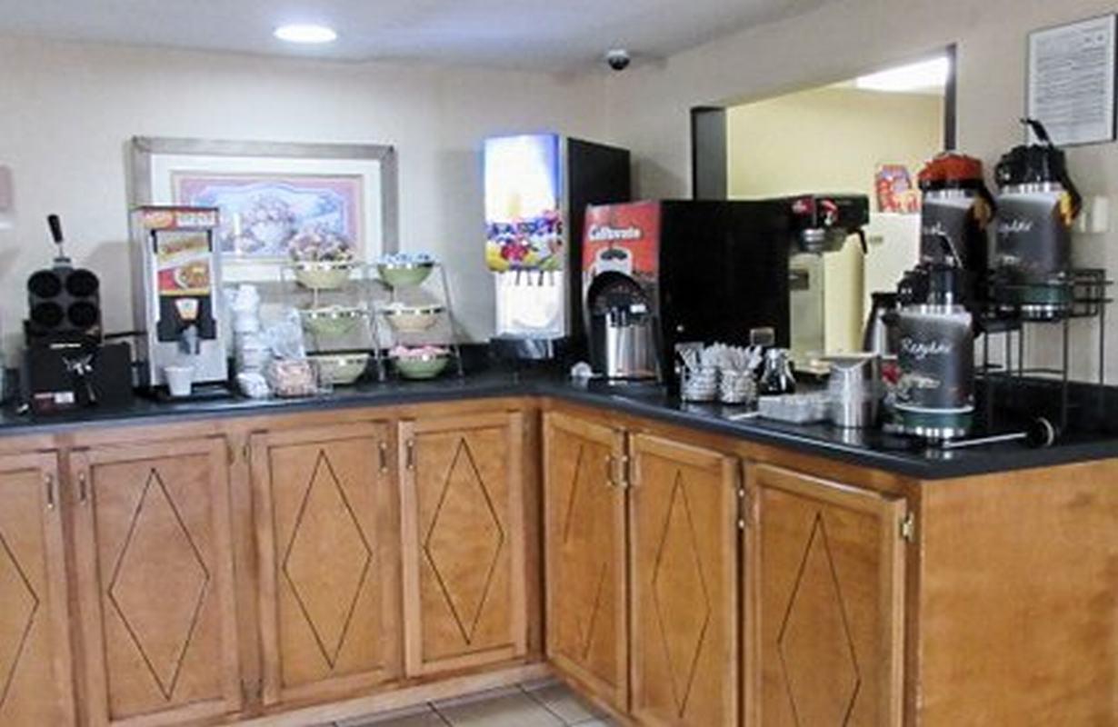 Quality Inn & Suites Near Robins Air Force Base Warner Robins Extérieur photo