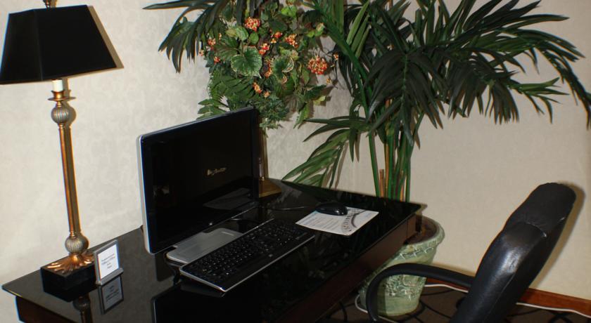 Quality Inn & Suites Near Robins Air Force Base Warner Robins Extérieur photo