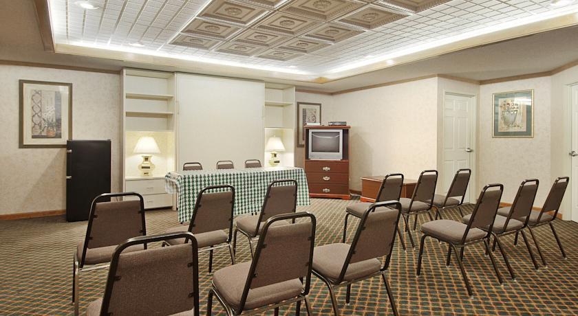 Quality Inn & Suites Near Robins Air Force Base Warner Robins Extérieur photo