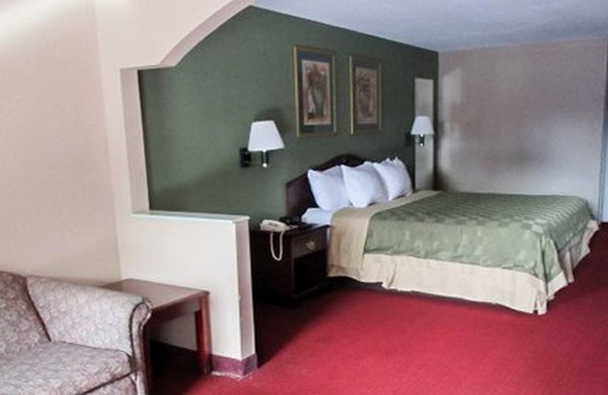 Quality Inn & Suites Near Robins Air Force Base Warner Robins Extérieur photo