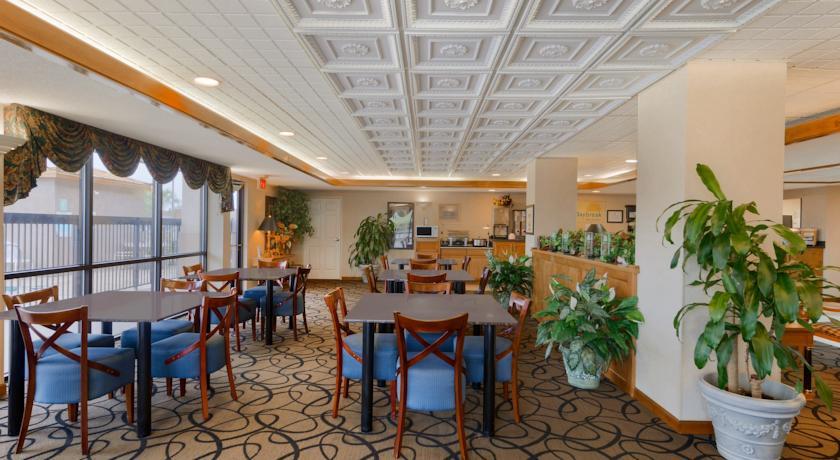 Quality Inn & Suites Near Robins Air Force Base Warner Robins Extérieur photo