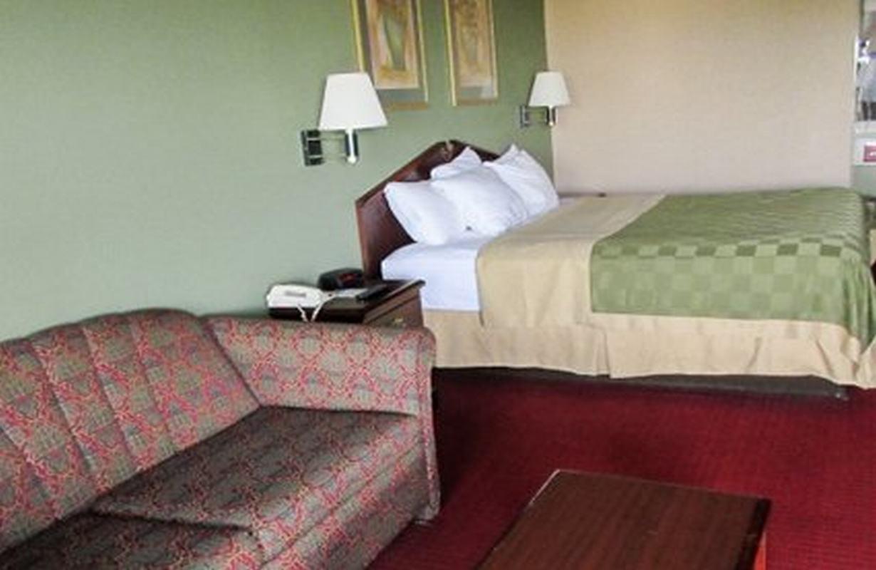 Quality Inn & Suites Near Robins Air Force Base Warner Robins Extérieur photo
